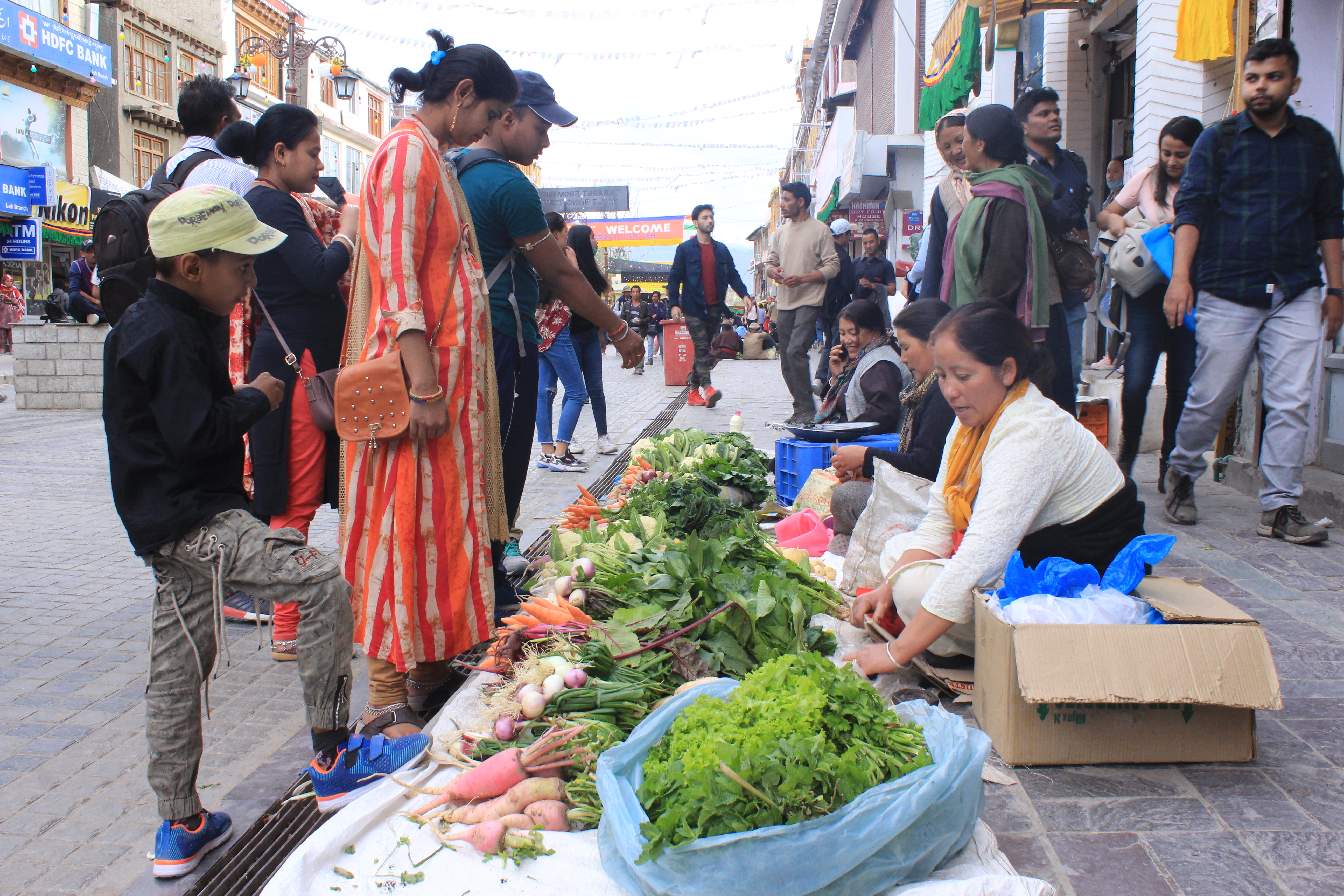Vegetable vendors in Leh Market